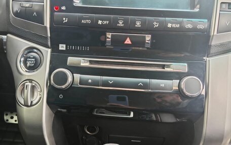 Toyota Land Cruiser 200, 2012 год, 4 100 000 рублей, 13 фотография