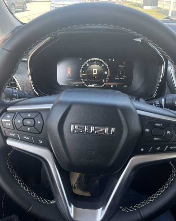 Isuzu D-Max, 2024 год, 4 900 000 рублей, 20 фотография