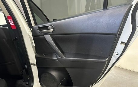 Mazda 3, 2011 год, 900 000 рублей, 28 фотография