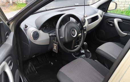 Renault Logan I, 2012 год, 700 000 рублей, 18 фотография