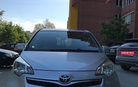 Toyota Ractis II, 2011 год, 955 000 рублей, 2 фотография