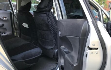 Toyota Ractis II, 2011 год, 955 000 рублей, 19 фотография