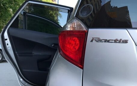 Toyota Ractis II, 2011 год, 955 000 рублей, 13 фотография