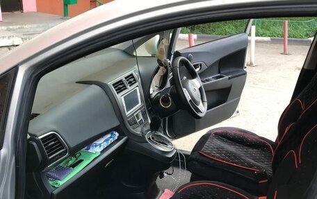 Toyota Ractis II, 2011 год, 955 000 рублей, 25 фотография