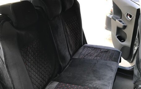 Toyota Ractis II, 2011 год, 955 000 рублей, 26 фотография