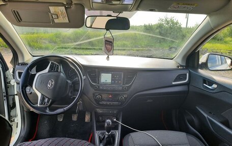 Hyundai Solaris II рестайлинг, 2017 год, 1 270 000 рублей, 5 фотография