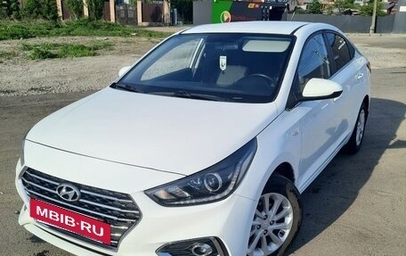 Hyundai Solaris II рестайлинг, 2017 год, 1 270 000 рублей, 3 фотография