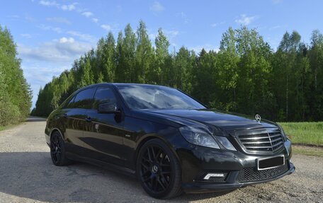 Mercedes-Benz E-Класс, 2010 год, 1 650 000 рублей, 4 фотография