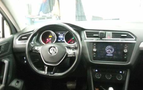 Volkswagen Tiguan II, 2020 год, 1 990 000 рублей, 5 фотография