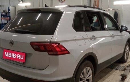 Volkswagen Tiguan II, 2020 год, 1 990 000 рублей, 3 фотография