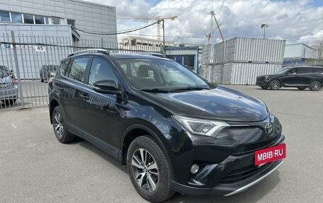 Toyota RAV4, 2016 год, 1 999 000 рублей, 2 фотография