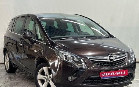 Opel Zafira C рестайлинг, 2013 год, 1 020 000 рублей, 2 фотография