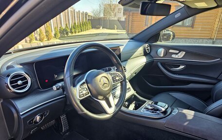 Mercedes-Benz E-Класс, 2018 год, 5 000 000 рублей, 10 фотография