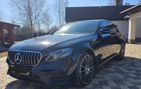 Mercedes-Benz E-Класс, 2018 год, 5 000 000 рублей, 2 фотография