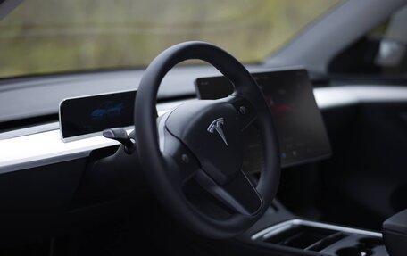Tesla Model Y I, 2023 год, 6 800 000 рублей, 4 фотография