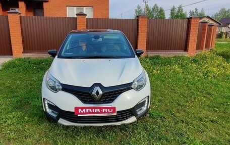 Renault Kaptur I рестайлинг, 2017 год, 1 699 000 рублей, 8 фотография