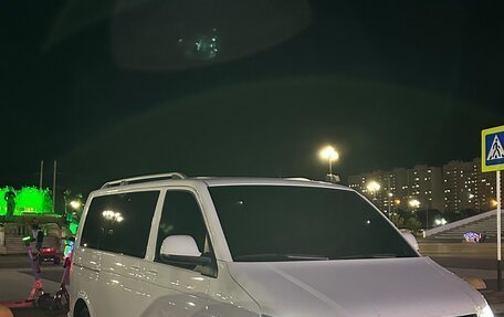 Volkswagen Caravelle T5, 2012 год, 2 480 000 рублей, 4 фотография