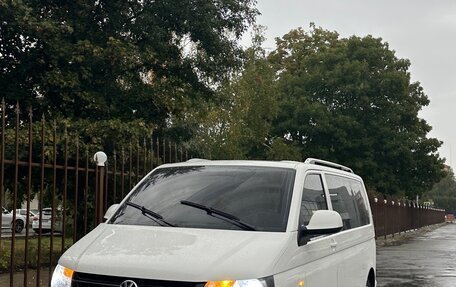 Volkswagen Caravelle T5, 2012 год, 2 480 000 рублей, 2 фотография