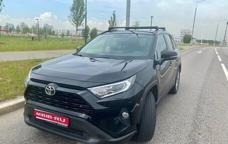 Toyota RAV4, 2021 год, 3 200 000 рублей, 1 фотография