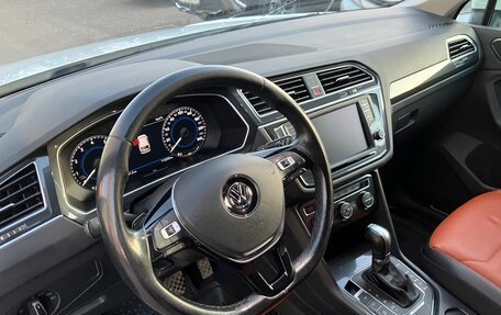 Volkswagen Tiguan II, 2017 год, 2 800 000 рублей, 11 фотография