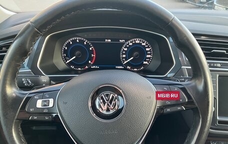Volkswagen Tiguan II, 2017 год, 2 800 000 рублей, 13 фотография