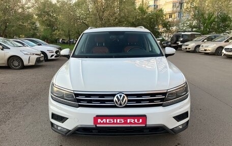 Volkswagen Tiguan II, 2017 год, 2 800 000 рублей, 2 фотография