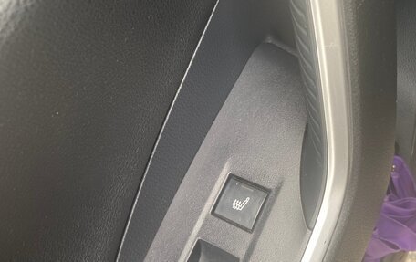 Toyota RAV4, 2021 год, 3 200 000 рублей, 10 фотография