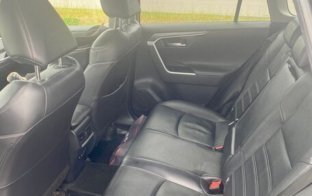 Toyota RAV4, 2021 год, 3 200 000 рублей, 9 фотография