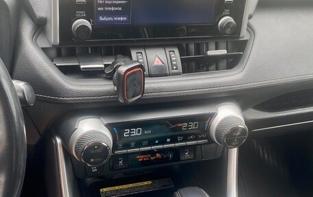 Toyota RAV4, 2021 год, 3 200 000 рублей, 13 фотография