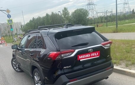 Toyota RAV4, 2021 год, 3 200 000 рублей, 5 фотография