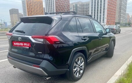 Toyota RAV4, 2021 год, 3 200 000 рублей, 6 фотография