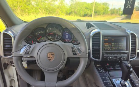 Porsche Cayenne III, 2011 год, 2 650 000 рублей, 15 фотография