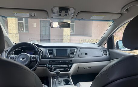 KIA Carnival III, 2017 год, 2 460 000 рублей, 8 фотография