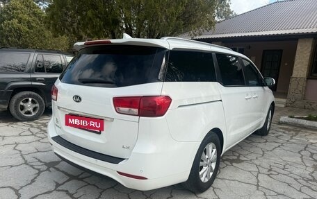 KIA Carnival III, 2017 год, 2 460 000 рублей, 3 фотография