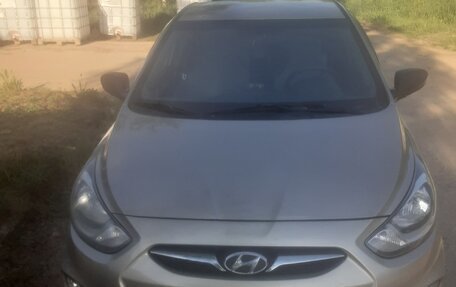 Hyundai Solaris II рестайлинг, 2013 год, 810 000 рублей, 2 фотография