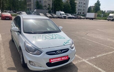 Hyundai Solaris II рестайлинг, 2011 год, 299 000 рублей, 2 фотография
