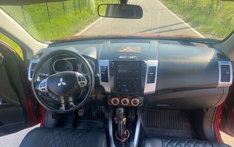 Mitsubishi Outlander III рестайлинг 3, 2007 год, 810 000 рублей, 8 фотография