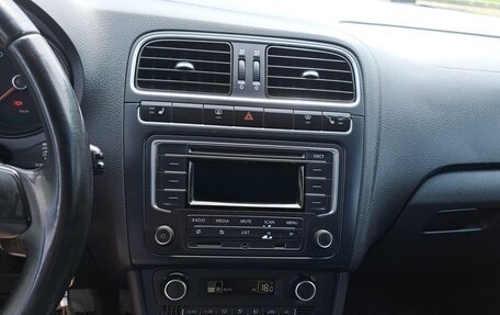 Volkswagen Polo VI (EU Market), 2012 год, 750 000 рублей, 25 фотография