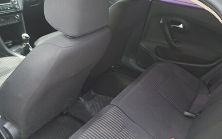 Volkswagen Polo VI (EU Market), 2012 год, 750 000 рублей, 28 фотография
