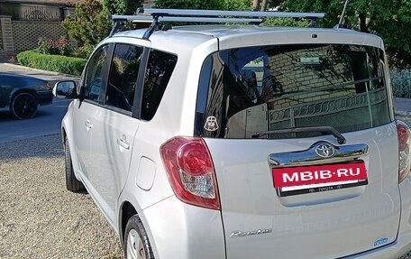 Toyota Ractis I, 2010 год, 800 000 рублей, 3 фотография