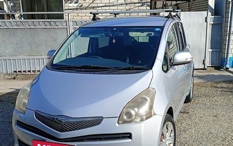 Toyota Ractis I, 2010 год, 800 000 рублей, 2 фотография