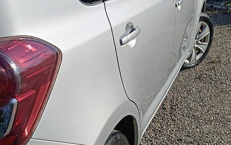 Toyota Ractis I, 2010 год, 800 000 рублей, 7 фотография