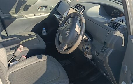 Toyota Ractis I, 2010 год, 800 000 рублей, 9 фотография
