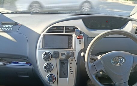 Toyota Ractis I, 2010 год, 800 000 рублей, 8 фотография
