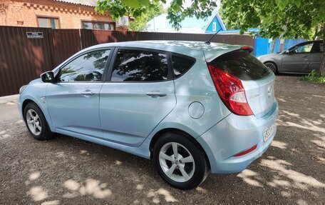 Hyundai Solaris II рестайлинг, 2011 год, 740 000 рублей, 5 фотография