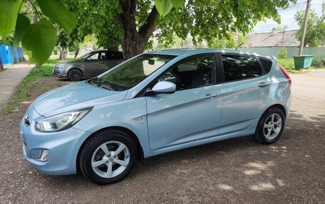 Hyundai Solaris II рестайлинг, 2011 год, 740 000 рублей, 6 фотография