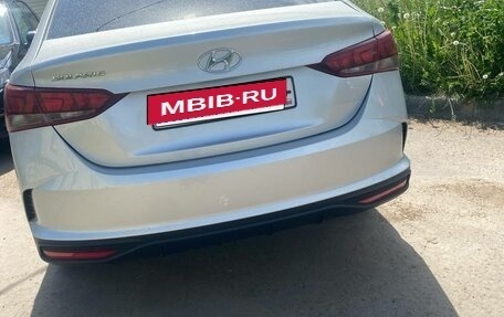 Hyundai Solaris II рестайлинг, 2021 год, 1 350 000 рублей, 2 фотография