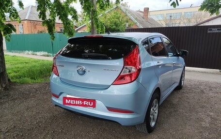 Hyundai Solaris II рестайлинг, 2011 год, 740 000 рублей, 4 фотография