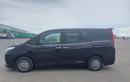Toyota Esquire I, 2015 год, 1 800 000 рублей, 4 фотография
