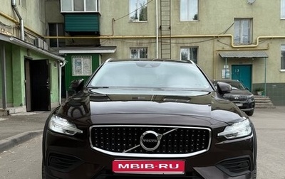 Volvo V60 Cross Country II, 2020 год, 4 100 000 рублей, 1 фотография